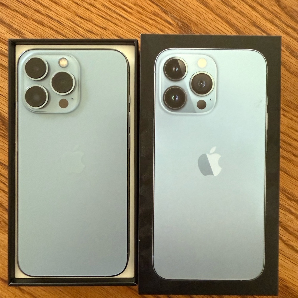 Apple iPhone 13 Pro Blue Triple-Camera System